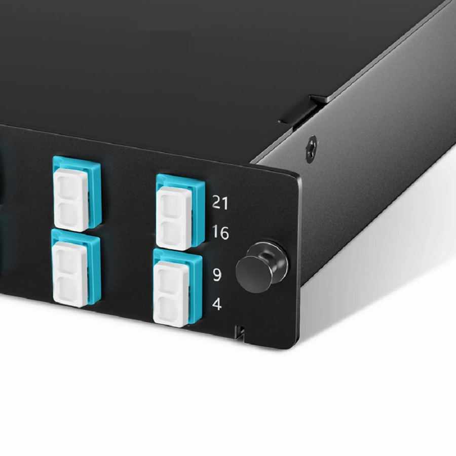 SFPS FHDA MTP®-LC Cassette, OM4 Multimode, Universal, 16 Fibers, 2 x MTP®-8 (Male) to 8 x LC Duplex (Aqua), 0.35dB Max.