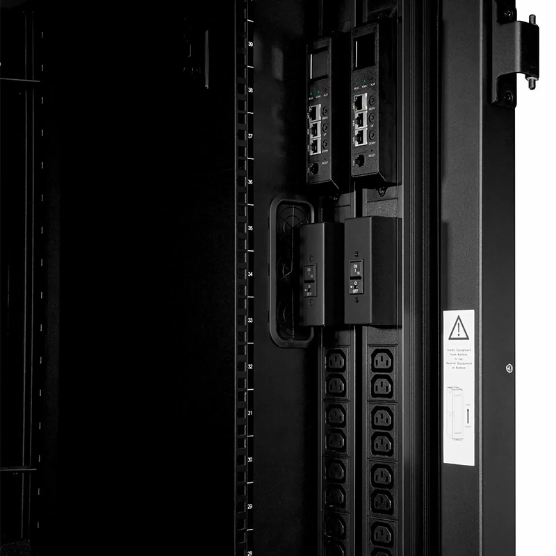 SFPS 21.06kW 3-Phase 32A/380V Switched Rack PDU, 21 x C13 & 3 x C19 Outlets, IEC309 32A 3P+N+E Plug, 10ft Cord, 0U Vertical